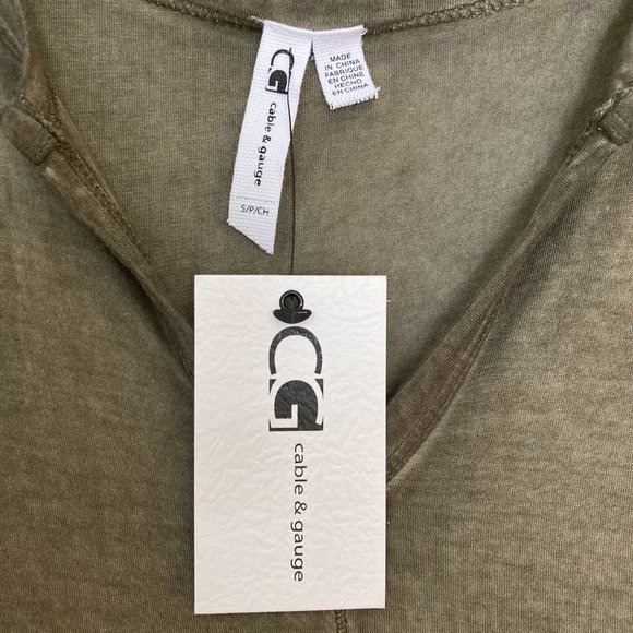 Cable & Gauge Olive Green V-Neck Tank - Size Small - NWT - Picture 3 of 4
